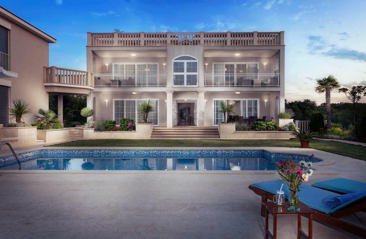 Luxury Rooms Vila Carissa Malinska Exterior foto